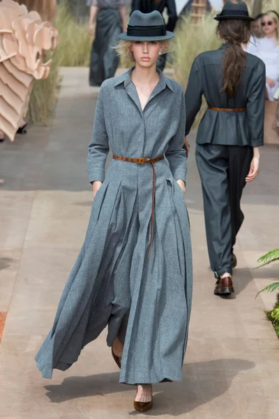 Look 14